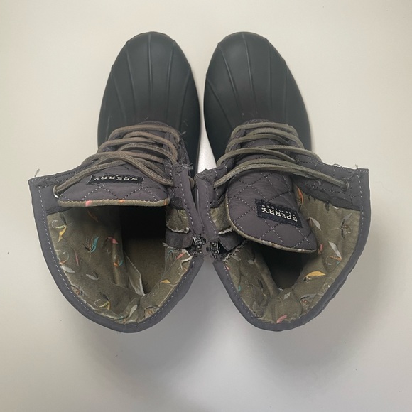 Sperry rain boots in size 9. Grey/blue color - Picture 3 of 4